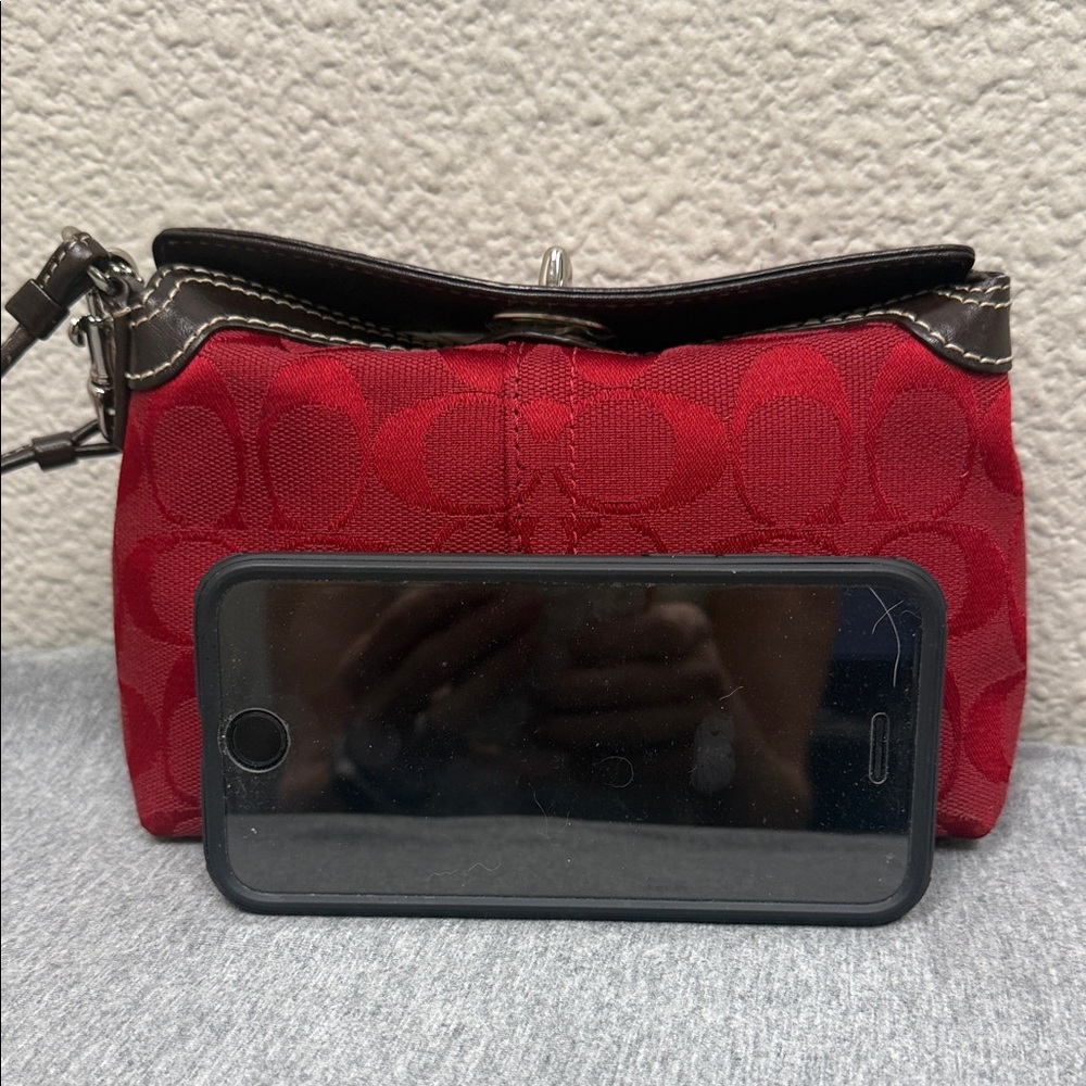 Coach Red Jacquard Legacy Turn-lock Wristlet- Signature Collection- NWOT - Picture 14 of 14